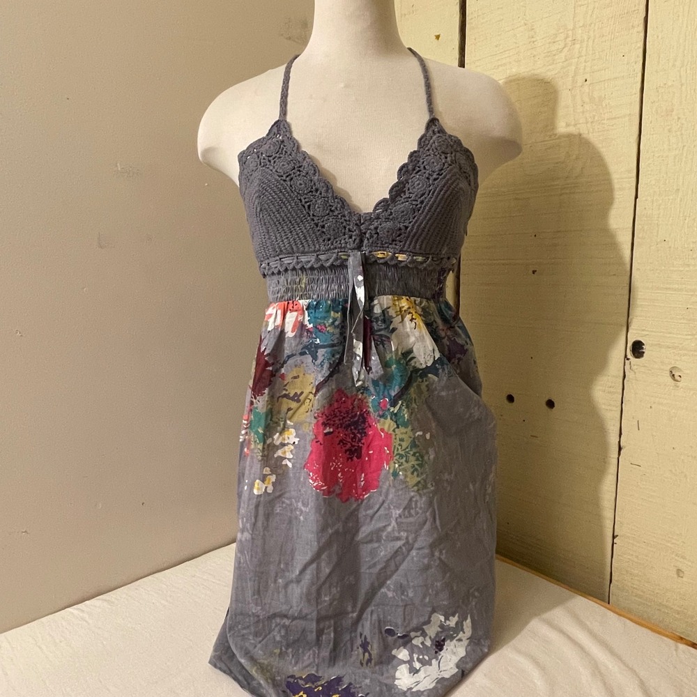 Forever 21 Womens Size Medium Crochet Halter Dress Floral Print‎ Grey NWT